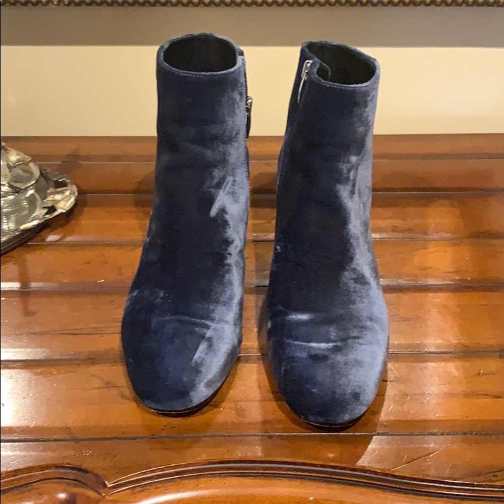 Brush velvet booties